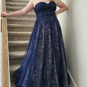 Formal dress/gown